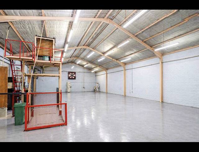 2,986M² WAREHOUSE FOR SALE IN SPRINGFIELD